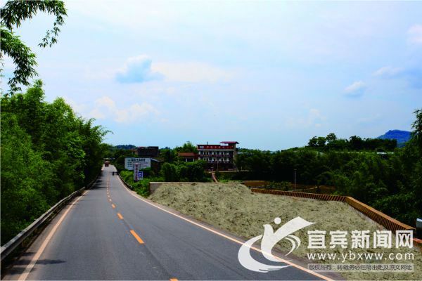 让乡村脱贫致富的道路。（县交通运输局供图）